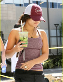 Vanessa-Hudgens-in-Los-Angeles-2