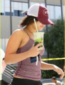 Vanessa-Hudgens-in-Los-Angeles-6