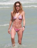 Doutzen-Kroes-Bikini-10