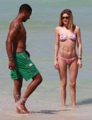 Doutzen-Kroes-Bikini-15
