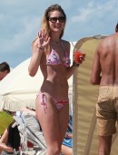 Doutzen-Kroes-Bikini-32