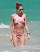 Doutzen-Kroes-Bikini-36