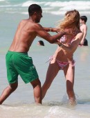 Doutzen-Kroes-Bikini-6