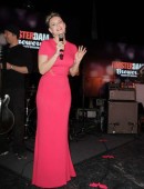 Elisha-Cuthbert-56