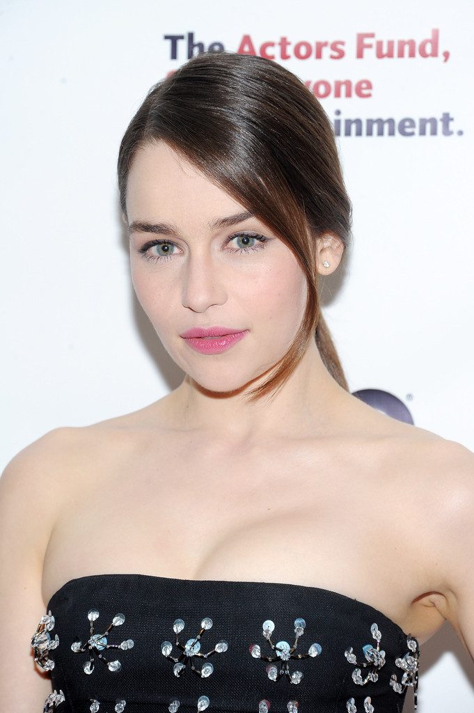 Emilia+Clarke+2013+Actors+Fund+Annual+Gala+Honoring+Robert 1