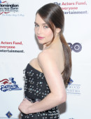 Emilia+Clarke+2013+Actors+Fund+Annual+Gala+Honoring+Robert 3