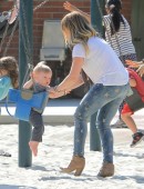 Hilary-Duff-at-a-park-in-Beverly-Hills-2