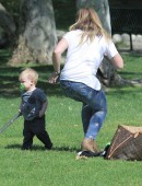 Hilary-Duff-at-a-park-in-Beverly-Hills-4