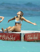 Jessica-Alba-in-Bikini-15