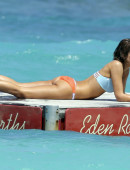 Jessica-Alba-in-Bikini-16