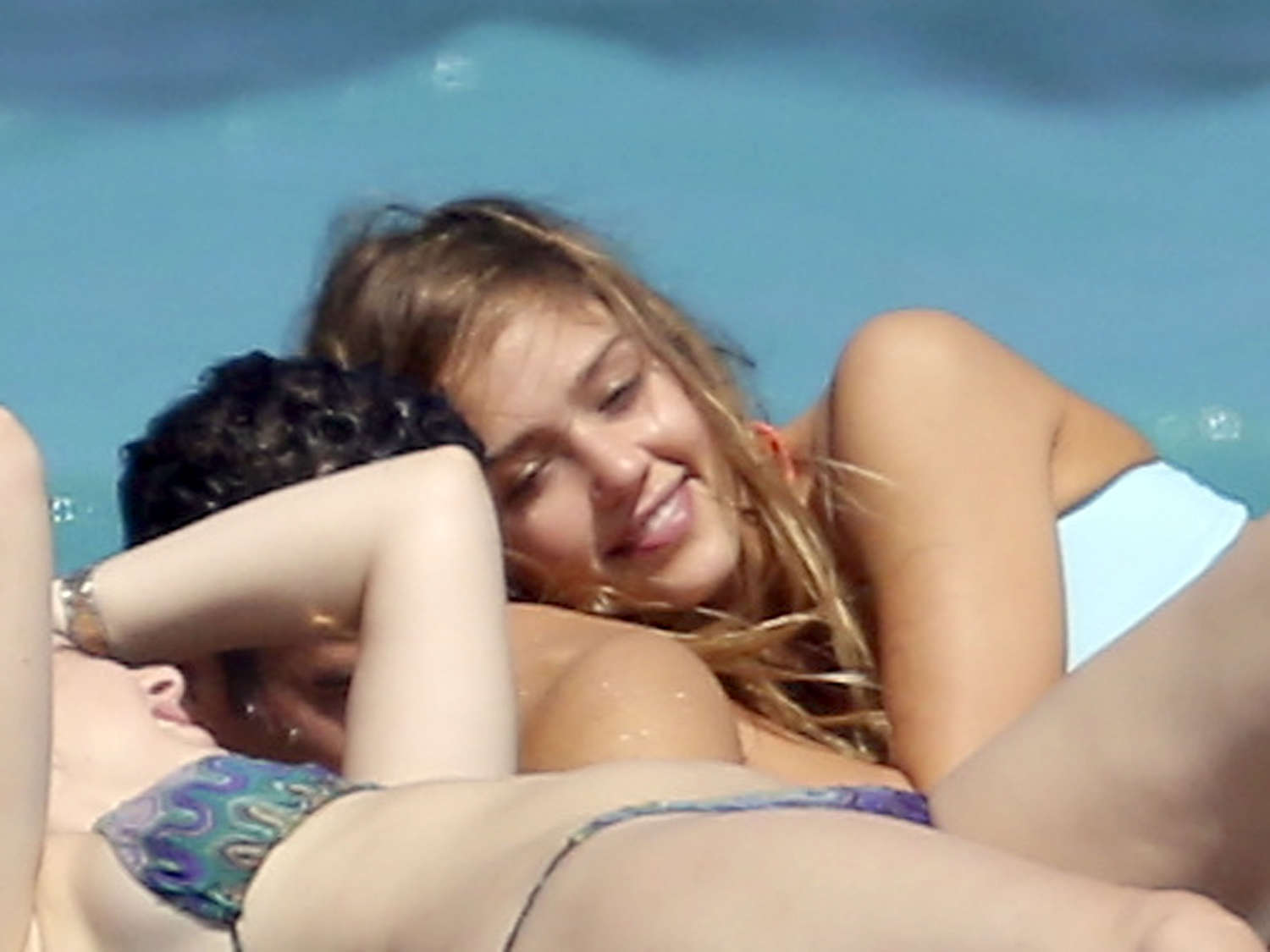 Jessica-Alba-in-Bikini-18