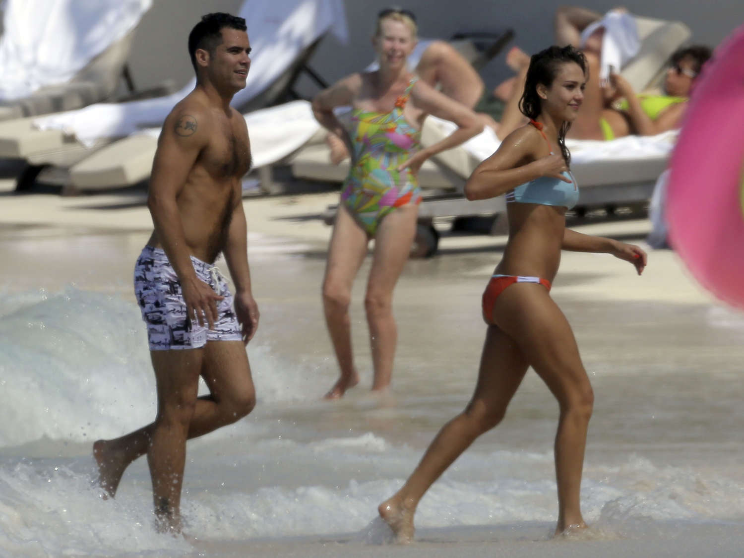 Jessica-Alba-in-Bikini-27