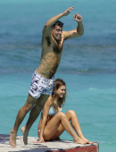 Jessica-Alba-in-Bikini-30