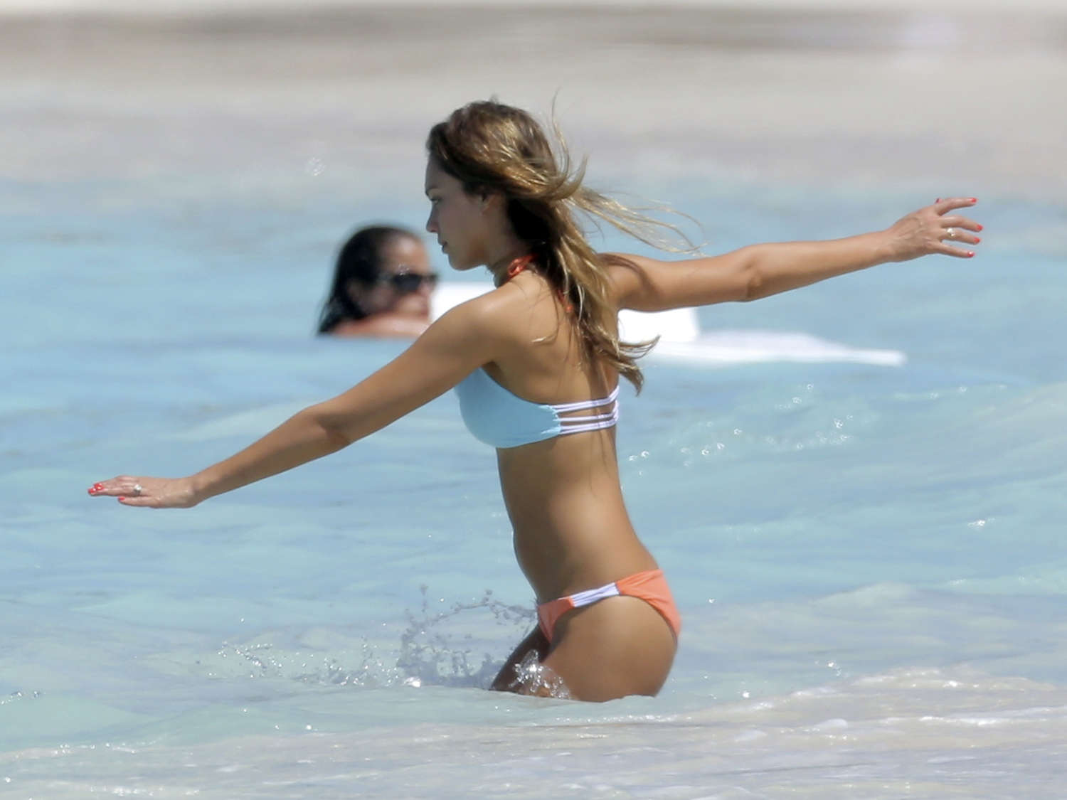 Jessica-Alba-in-Bikini-35