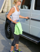 Julianne-Hough-Leaving-a-Gym-in-LA-1