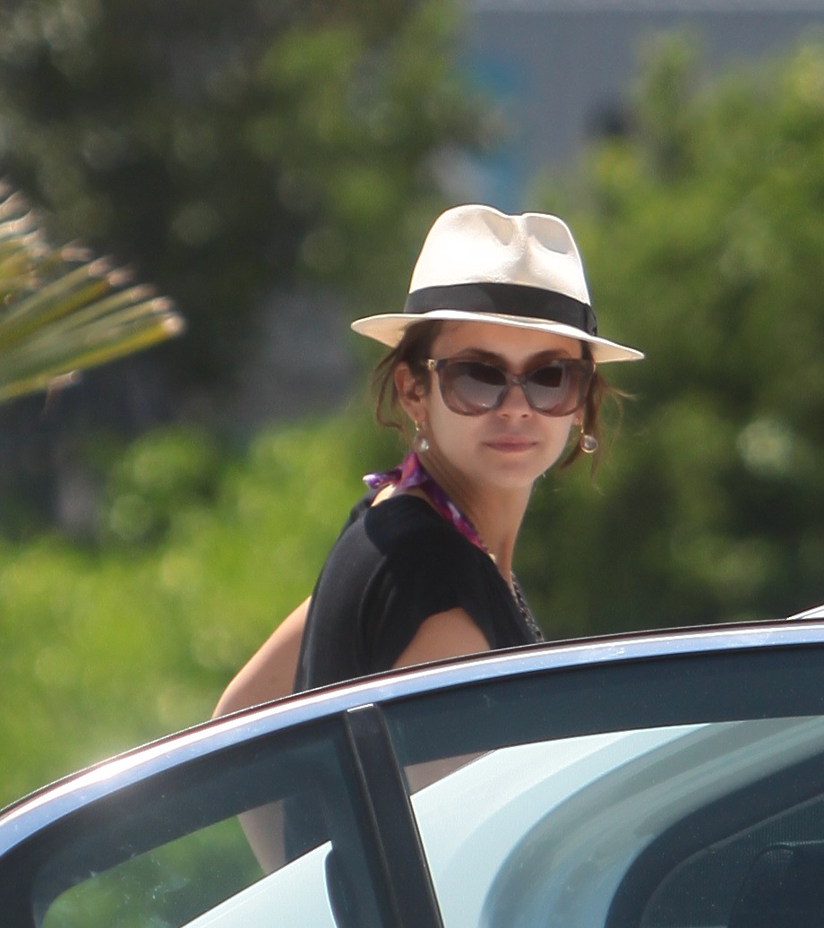 Julianne Hough and Nina Dobrev 29