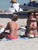 Julianne Hough and Nina Dobrev 2922