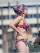 Kelly-Osbourne-Bikini-Candids-21