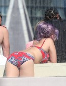 Kelly-Osbourne-Bikini-Candids-7