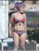 Kelly-Osbourne-Bikini-Candids-8