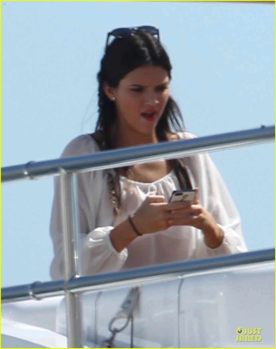 Kendall Jenner in Bikini 6