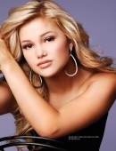 Olivia-Holt-Regard-Magazine-Photoshoot-4