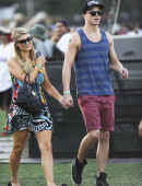 Paris-Hilton-and-Nicky-Hilton-11