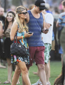Paris-Hilton-and-Nicky-Hilton-16