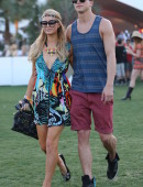 Paris-Hilton-and-Nicky-Hilton-8
