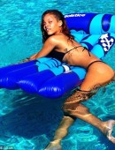 Rihanna-Bikini-2