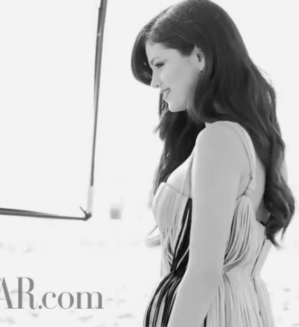 Selena-Gomez-Harpers-Bazaar-2013-Gif-6