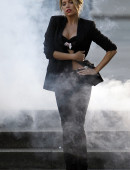 Sylvie-van-der-Vaart-Photoshoot-in-Paris-1