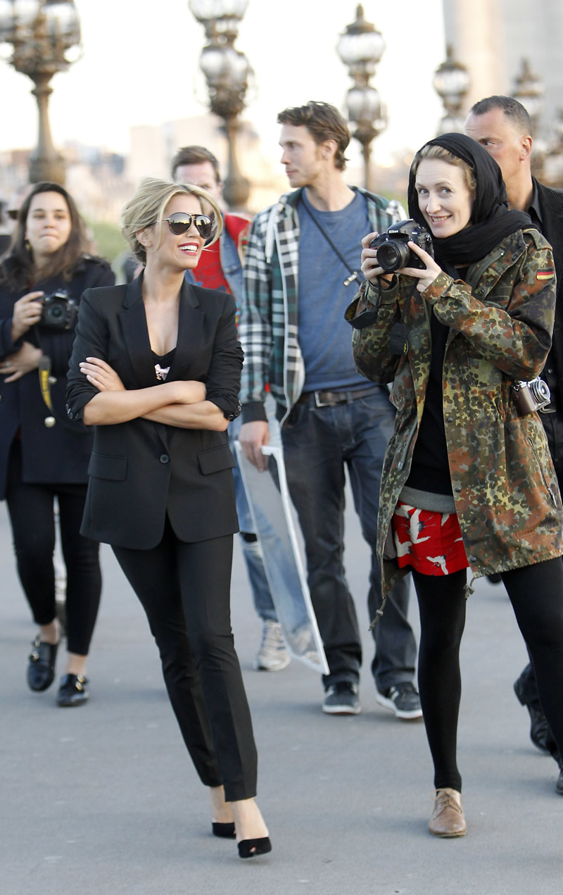 Sylvie-van-der-Vaart-Photoshoot-in-Paris-14