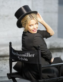 Sylvie-van-der-Vaart-Photoshoot-in-Paris-2