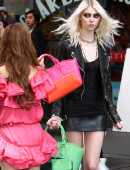 Taylor-Momsen---on-the-set-of-a-music-video-in-NYC-1
