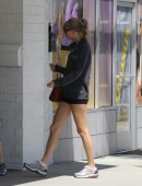 Taylor-Swift-in Shorts-3