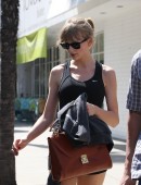 Taylor-Swift-in Shorts-4
