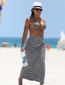 VIDA GUERRA in Bikini