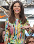 Victoria Justice and Maria Menounos on the set of Extra in LA-4
