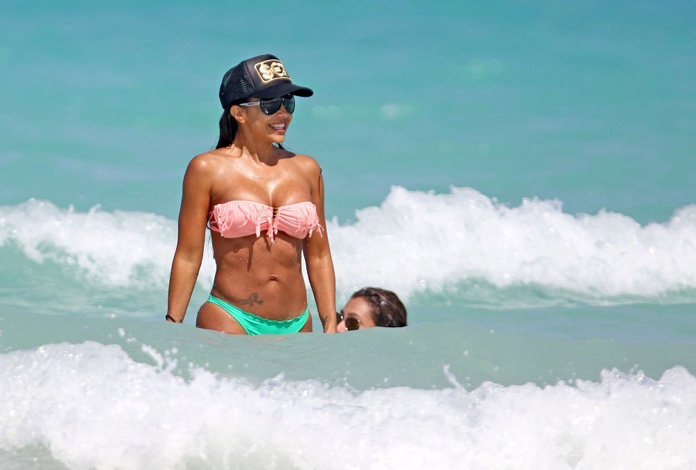 Vida-Guerra-Bikini-79
