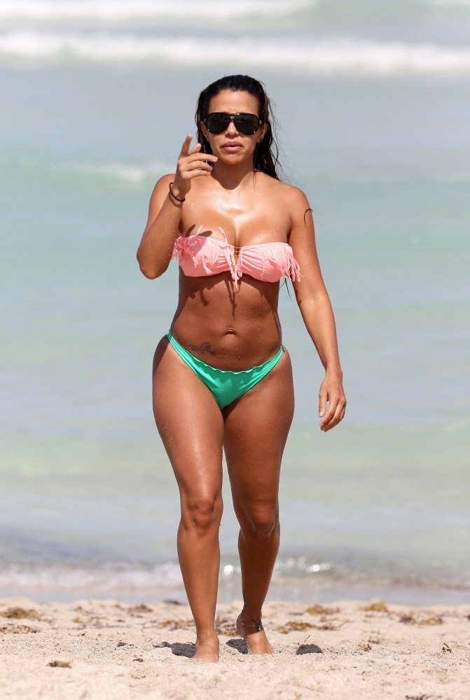 Vida-Guerra-Bikini-93