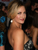 Zoe-Bell-and-Rosario-Dawson-2013-Streamy-Awards-16