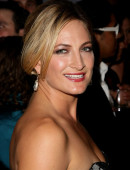 Zoe-Bell-and-Rosario-Dawson-2013-Streamy-Awards-6