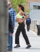 Adriana-Lima-Lots-of-Abs-and-Spandex-10