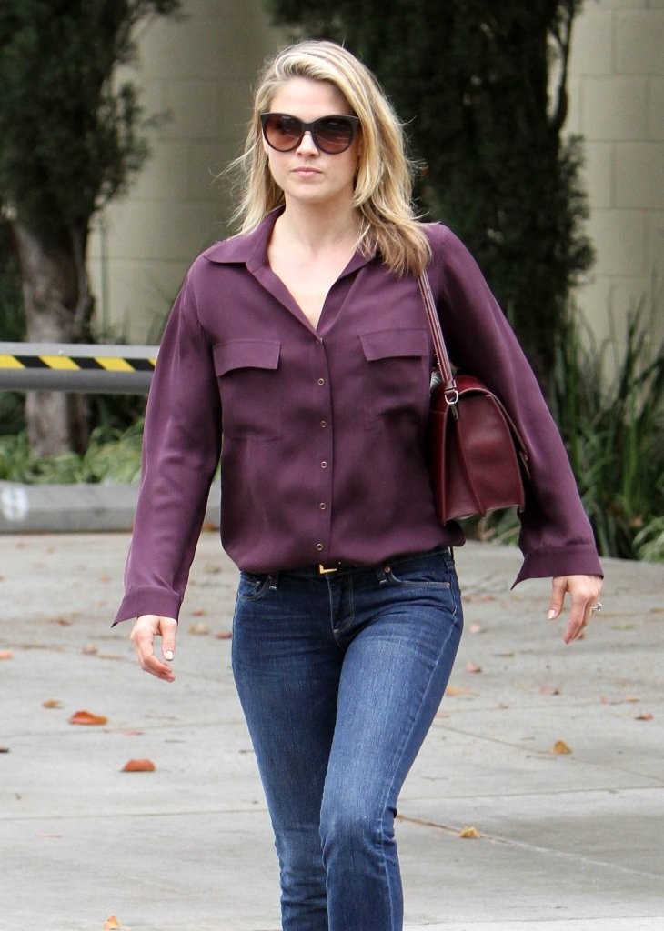 Ali Larter Booty in Jeans 4