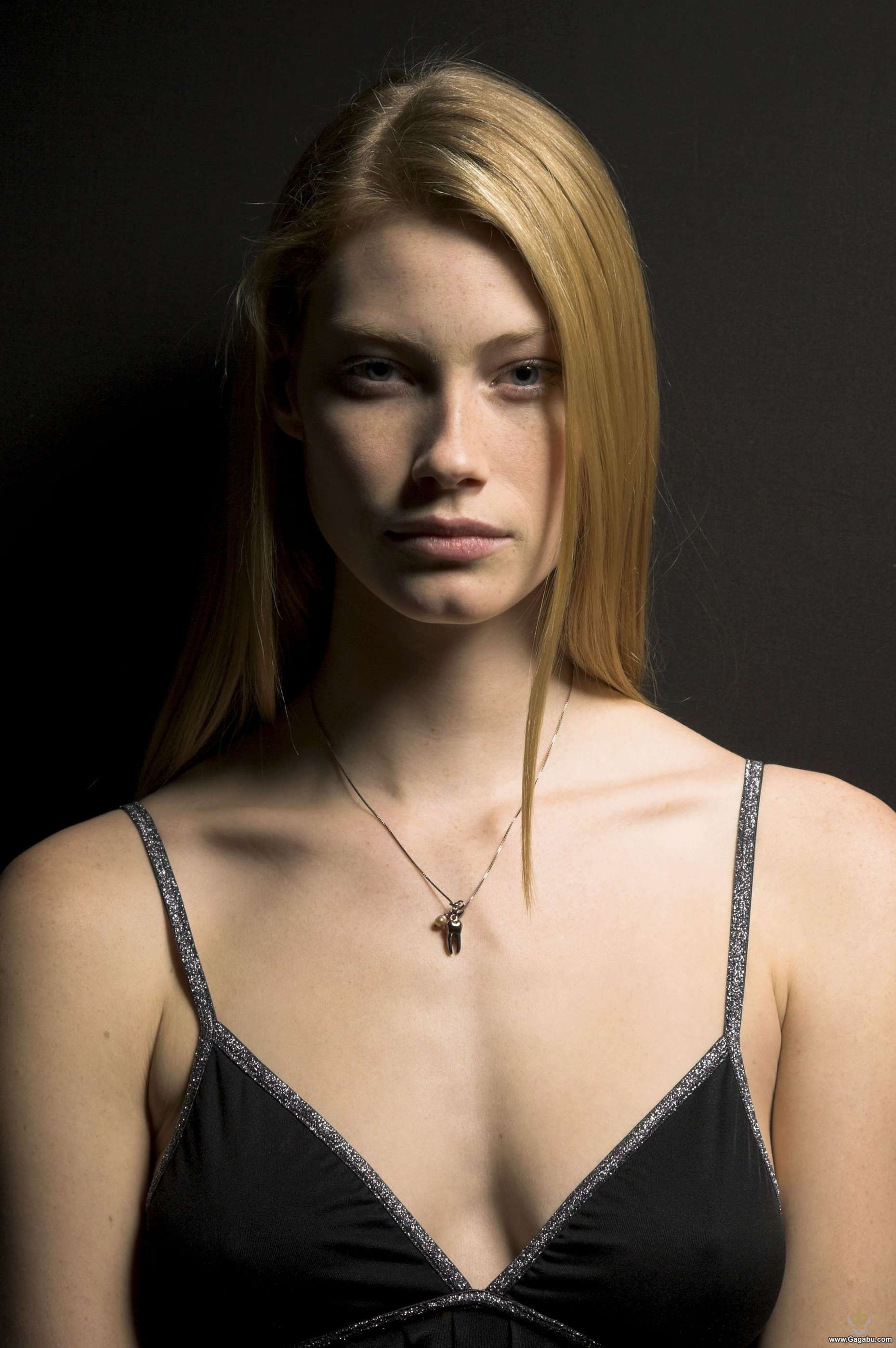 Alyssa-Sutherland-Day-On-Fire-Portrait-Session-4