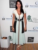 Angie Harmon 3