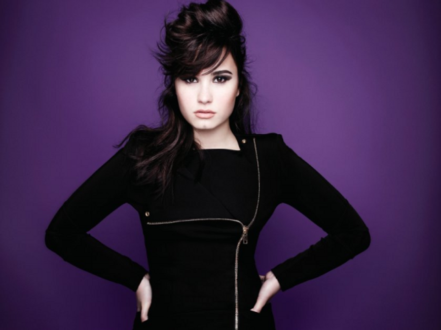 Demi-Lovato-2013-New-Zealand-Girlfriend-Photoshoot-3