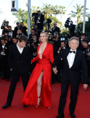 Emmanuelle-Seigner-Cleavage-at-La-Venus-A-La-Fourrure-Premiere-in-Cannes-5
