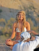 Gigi-Hadid-Photoshoot-at-Vasquez-Rocks-Park-in-Los-Angeles-10